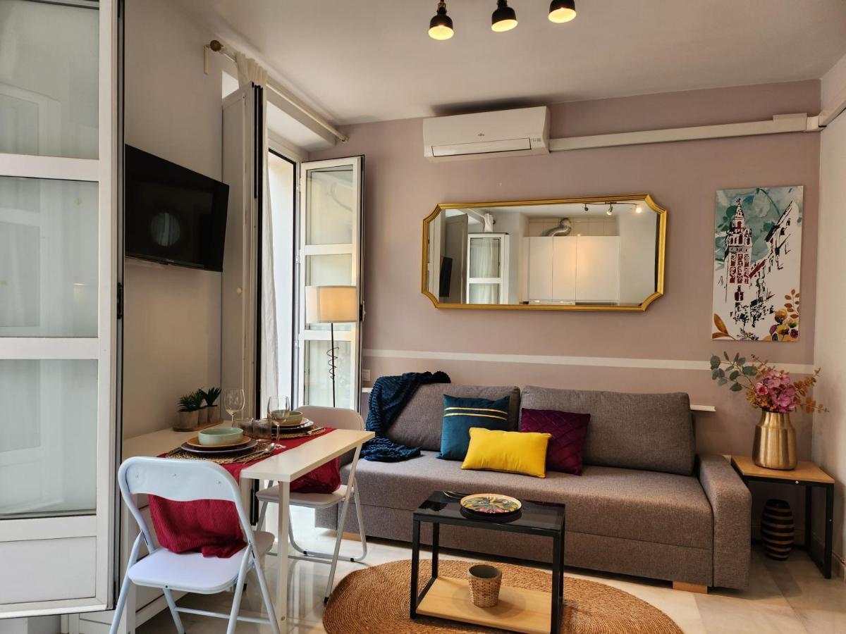 Lovely Center Apartments - Balcony Lux Sol Σεβίλλη Εξωτερικό φωτογραφία