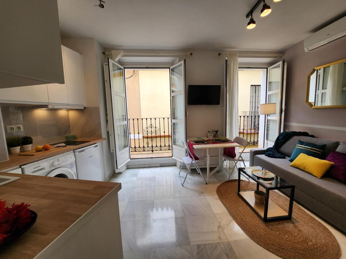 Lovely Center Apartments - Balcony Lux Sol Σεβίλλη Εξωτερικό φωτογραφία