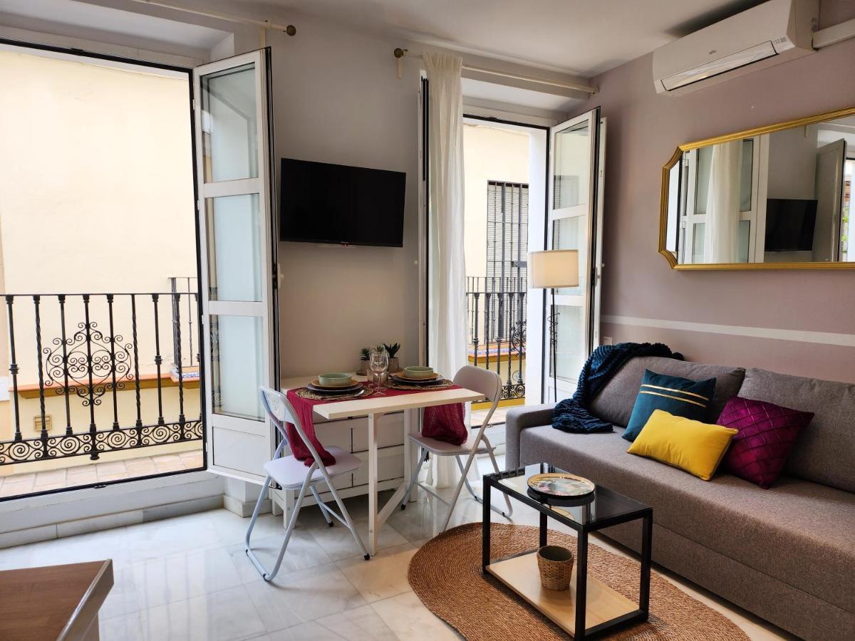 Lovely Center Apartments - Balcony Lux Sol Σεβίλλη Εξωτερικό φωτογραφία