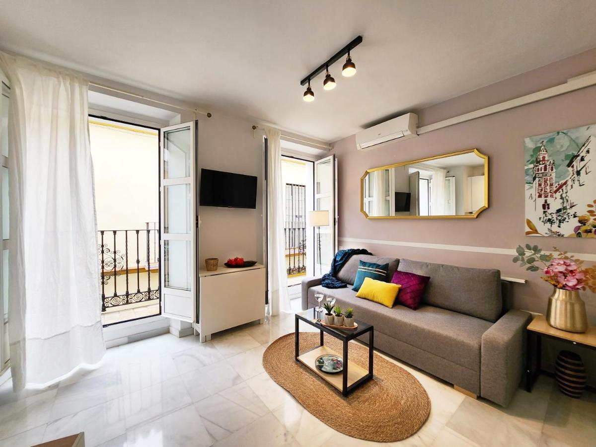 Lovely Center Apartments - Balcony Lux Sol Σεβίλλη Εξωτερικό φωτογραφία