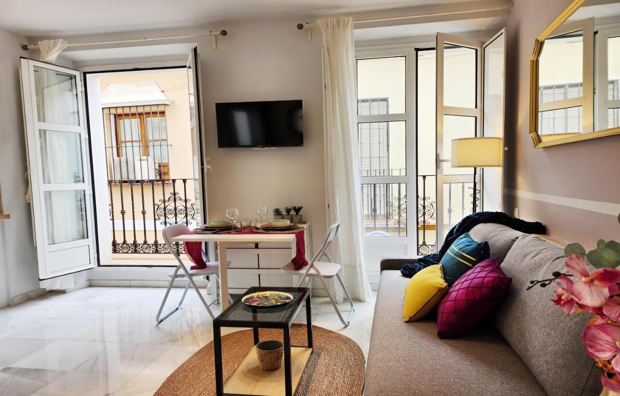 Lovely Center Apartments - Balcony Lux Sol Σεβίλλη Εξωτερικό φωτογραφία