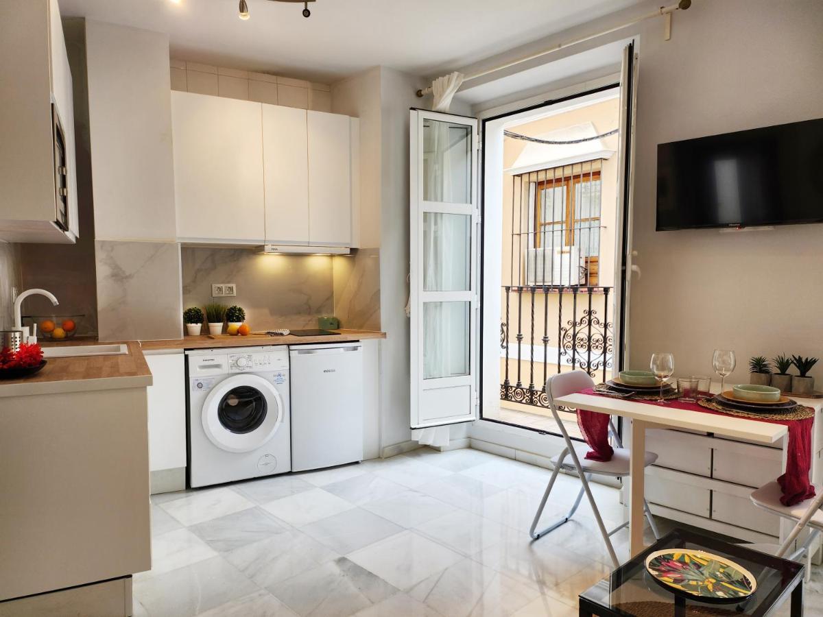 Lovely Center Apartments - Balcony Lux Sol Σεβίλλη Εξωτερικό φωτογραφία