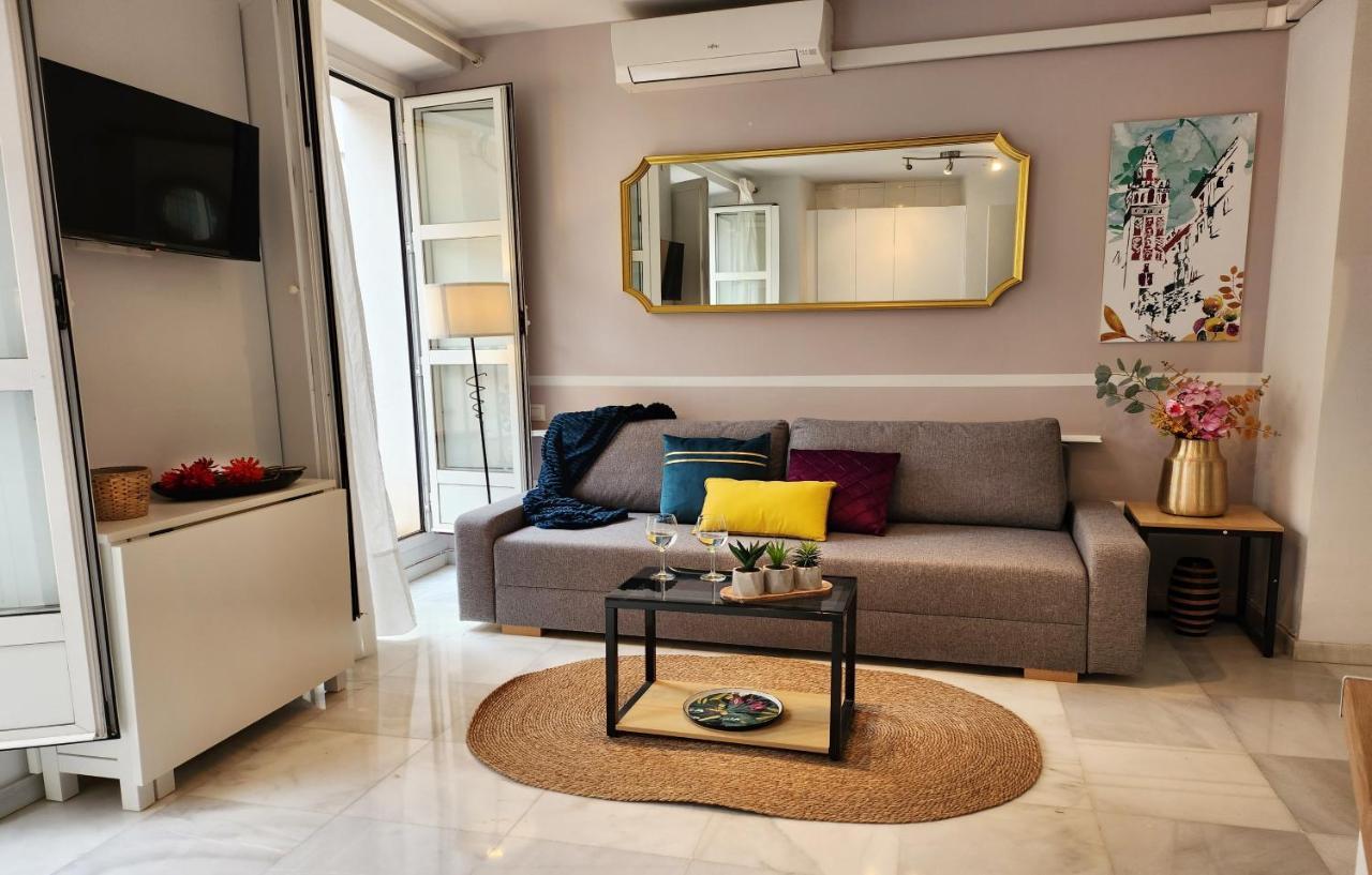 Lovely Center Apartments - Balcony Lux Sol Σεβίλλη Εξωτερικό φωτογραφία