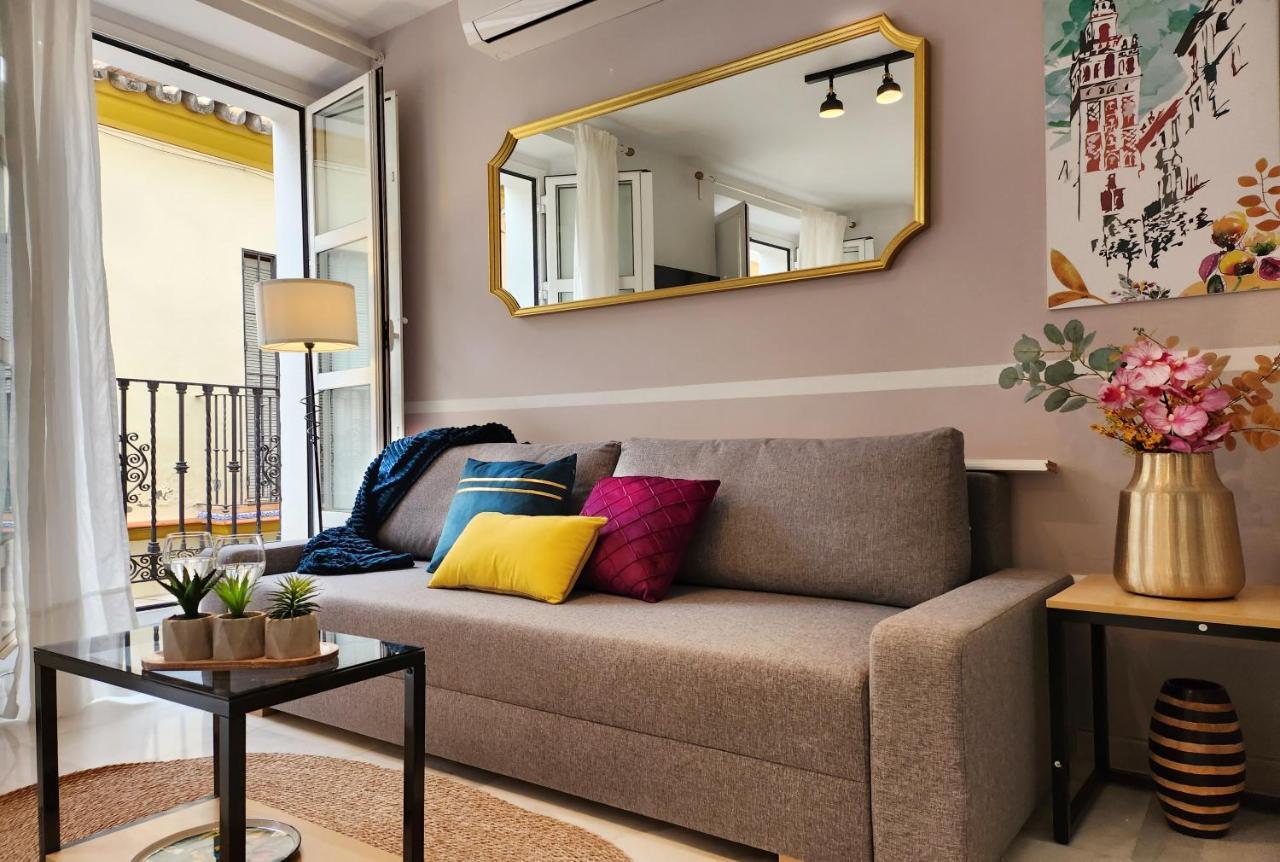 Lovely Center Apartments - Balcony Lux Sol Σεβίλλη Εξωτερικό φωτογραφία