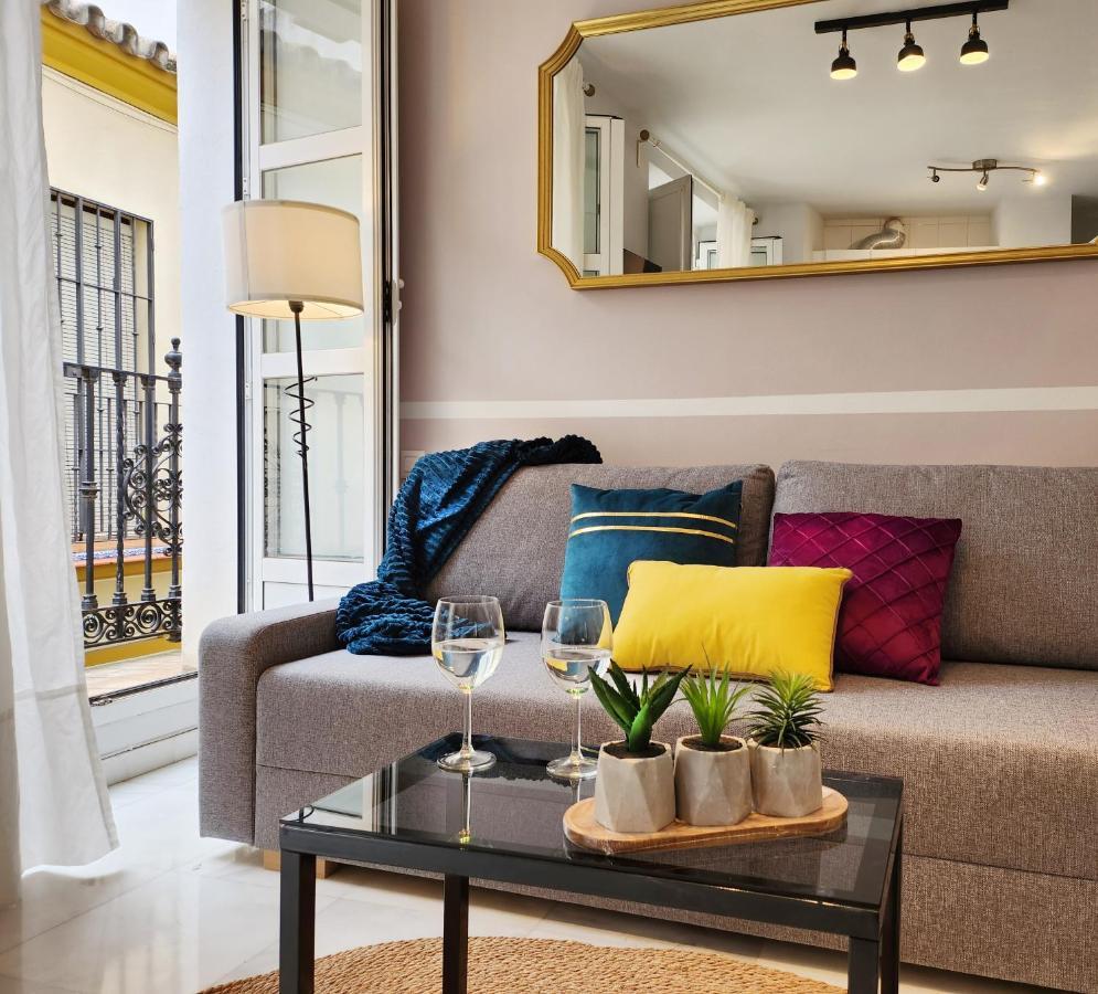 Lovely Center Apartments - Balcony Lux Sol Σεβίλλη Εξωτερικό φωτογραφία