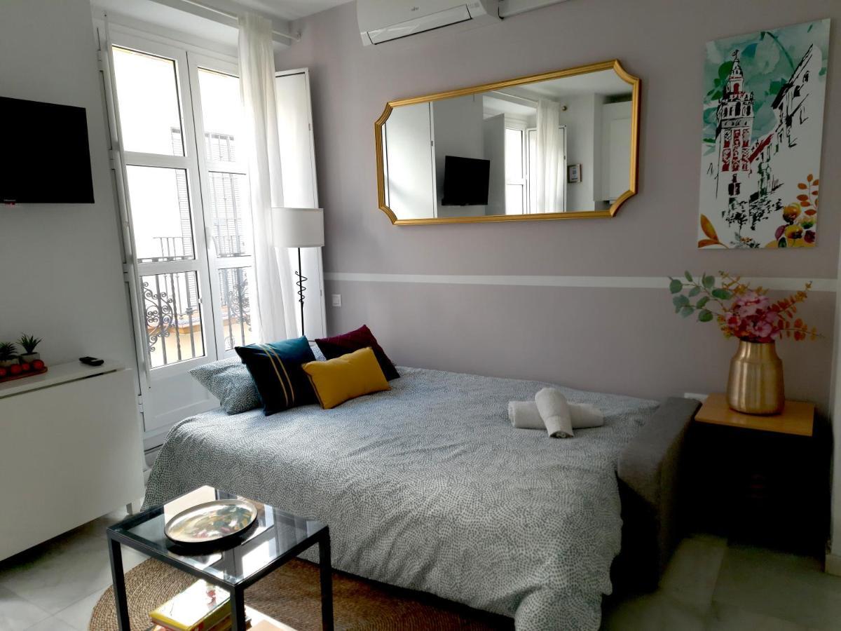 Lovely Center Apartments - Balcony Lux Sol Σεβίλλη Εξωτερικό φωτογραφία